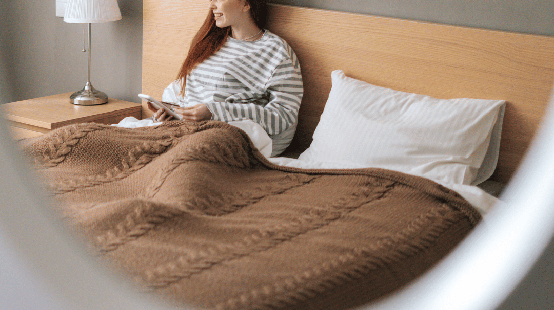 Tidur Menghadap Cermin? Siap Dihantui Mimpi Buruk!