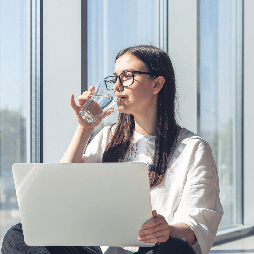 manfaat minum air putih 2 liter sehari